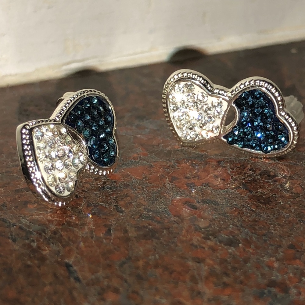 🌹✨ NWOT Crystal Luxuries Heart Stud Earrings